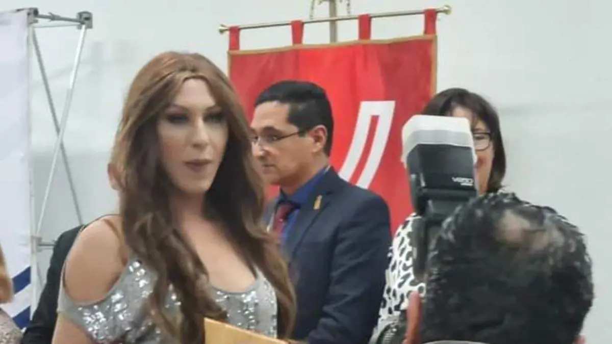 Diana Vardi, mujer trans poblana y activista de los derechos trans en el estado recibió el 'Galardón Líder Nacional de Cambio en México'